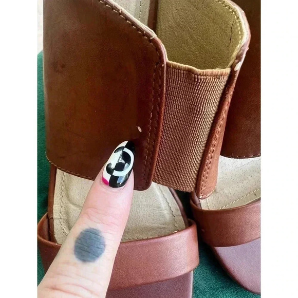 Reaction by Kenneth Cole wedge slip one brown size 7 - Picture 3 of 8